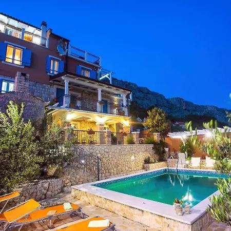 Diana With Pool, Sauna,playground, Villa