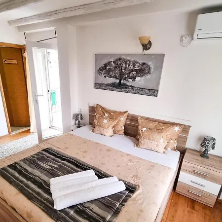 Diana With Pool, Sauna,playground, Villa