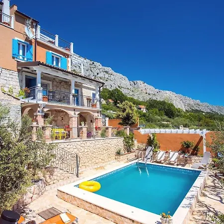 Diana With Pool, Sauna,playground, Jesenice (Split-Dalmatia)