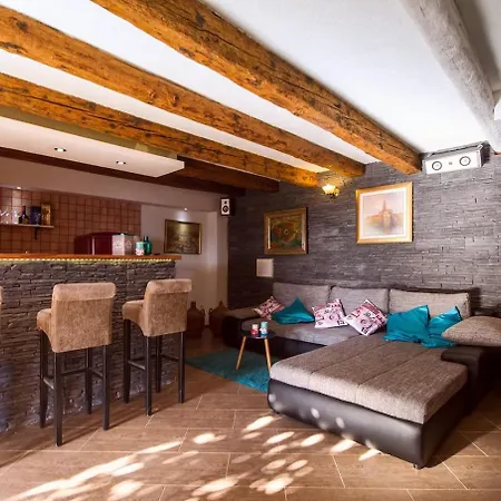 Diana With Pool, Sauna,playground, Villa Jesenice (Split-Dalmatia)