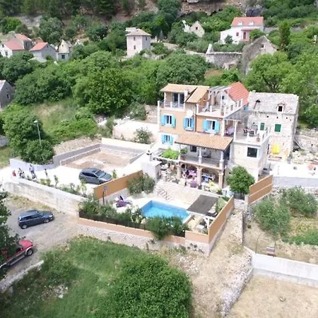 Diana With Pool, Sauna,playground, Villa