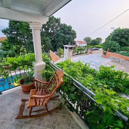 Diana With Pool, Sauna,playground, * Jesenice (Split-Dalmatia)