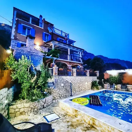 Diana With Pool, Sauna,playground, Jesenice (Split-Dalmatia)