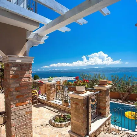 Villa Diana With Pool, Sauna,playground, Jesenice (Split-Dalmatia)