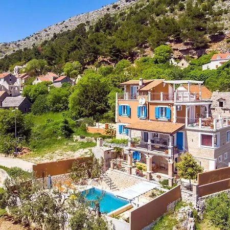 Diana With Pool, Sauna,playground, * Jesenice (Split-Dalmatia)