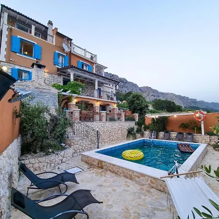 Diana With Pool, Sauna,playground, Villa Jesenice (Split-Dalmatia)