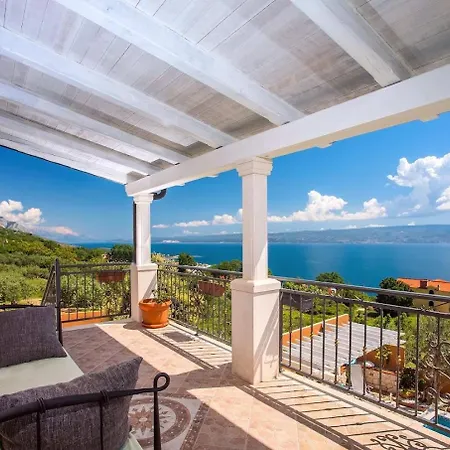 Villa Diana With Pool, Sauna,playground, Jesenice (Split-Dalmatia)