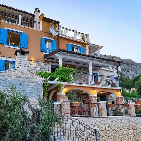 Villa Diana With Pool, Sauna,playground, Jesenice (Split-Dalmatia)
