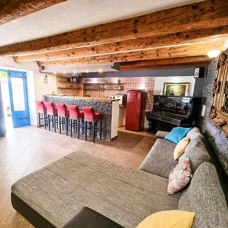 Villa Diana With Pool, Sauna,playground, Jesenice (Split-Dalmatia)