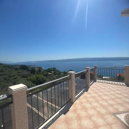 Diana With Pool, Sauna,playground, Villa Jesenice (Split-Dalmatia)